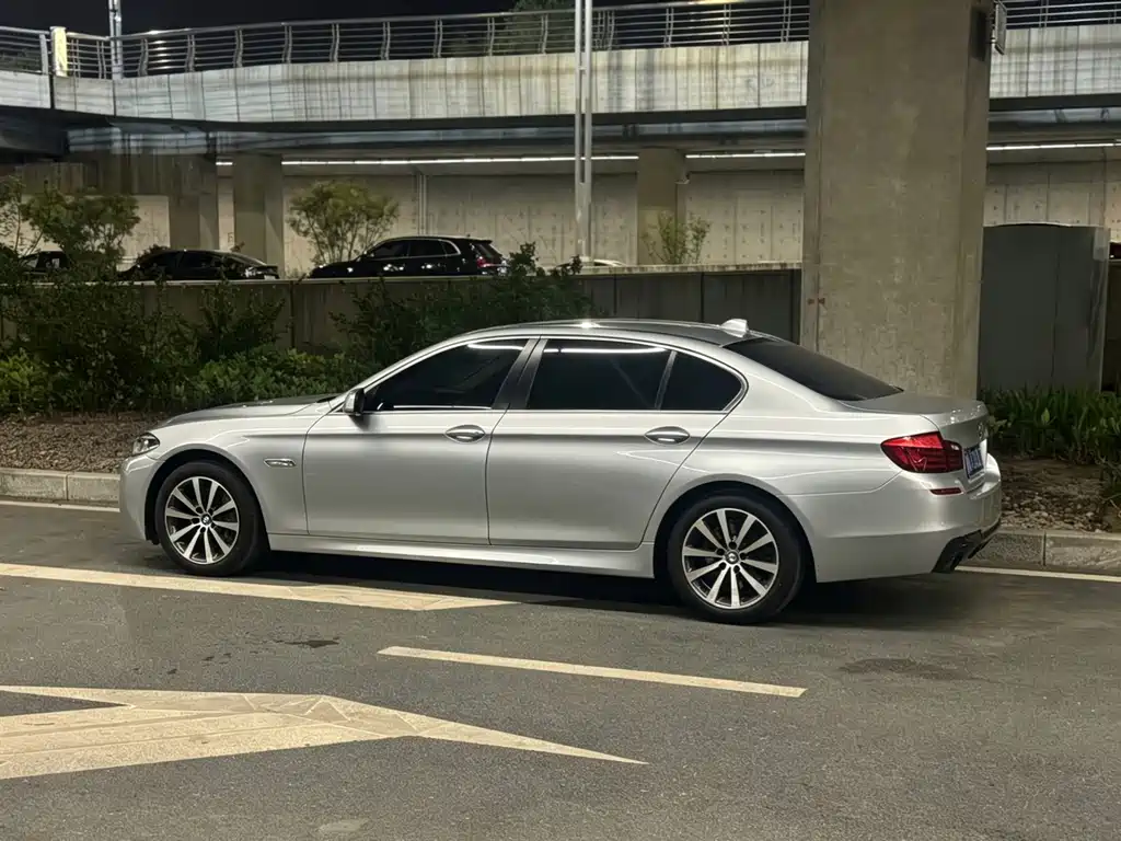 BMW 5 Series — миниатюра 5