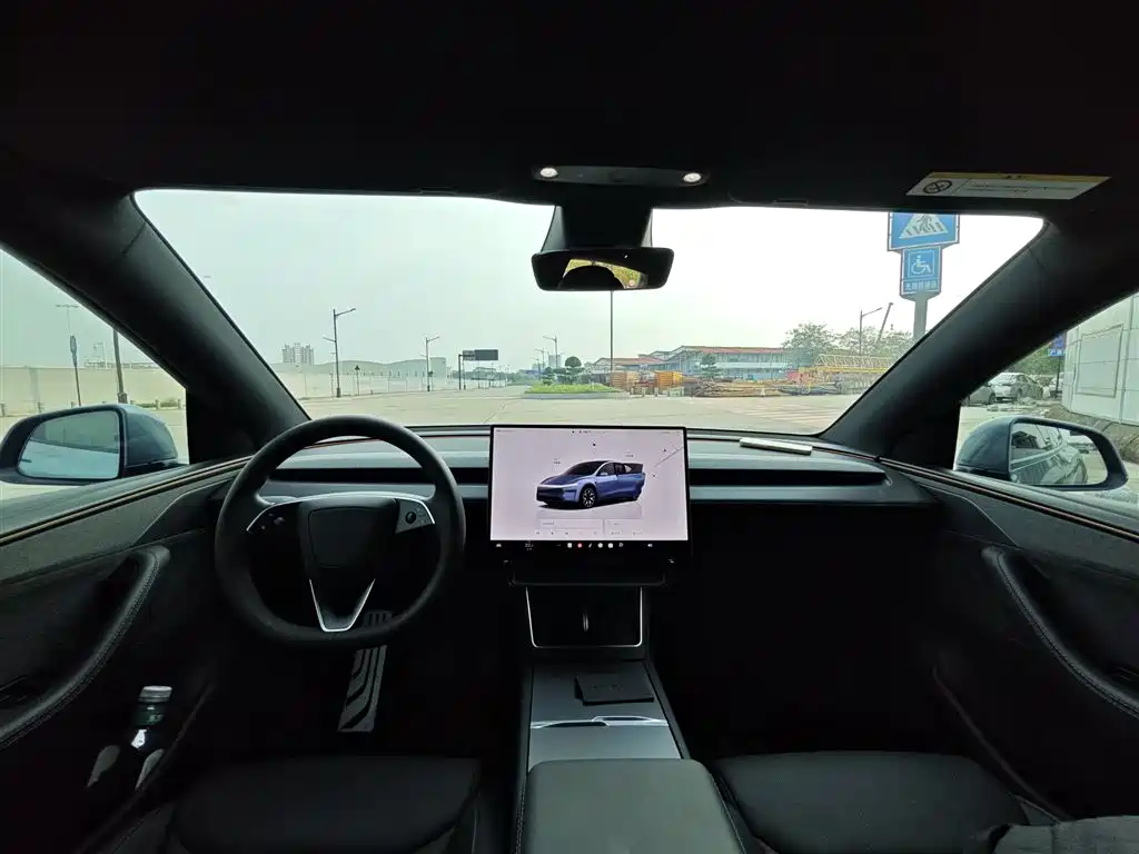 Tesla Model Y L — миниатюра 6