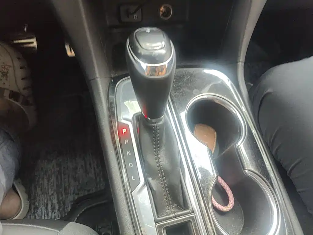 Chevrolet Equinox — миниатюра 14
