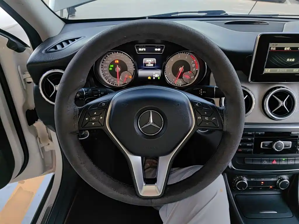 Mercedes-Benz GLA — миниатюра 11