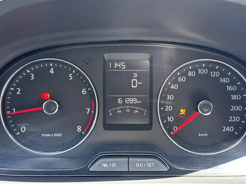 Volkswagen Lavida 2015 1.6L MT