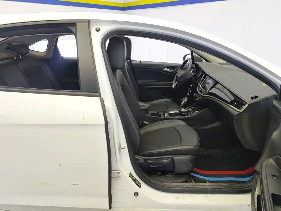 Buick Verano — миниатюра 8