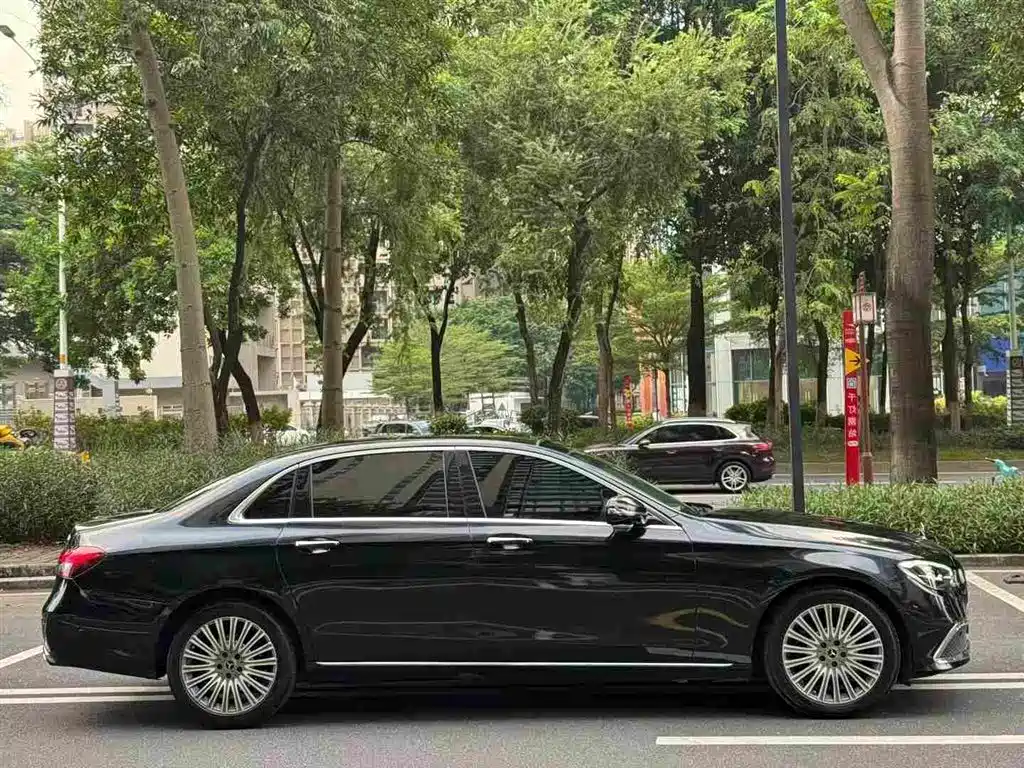 Mercedes-Benz E-Class — миниатюра 4