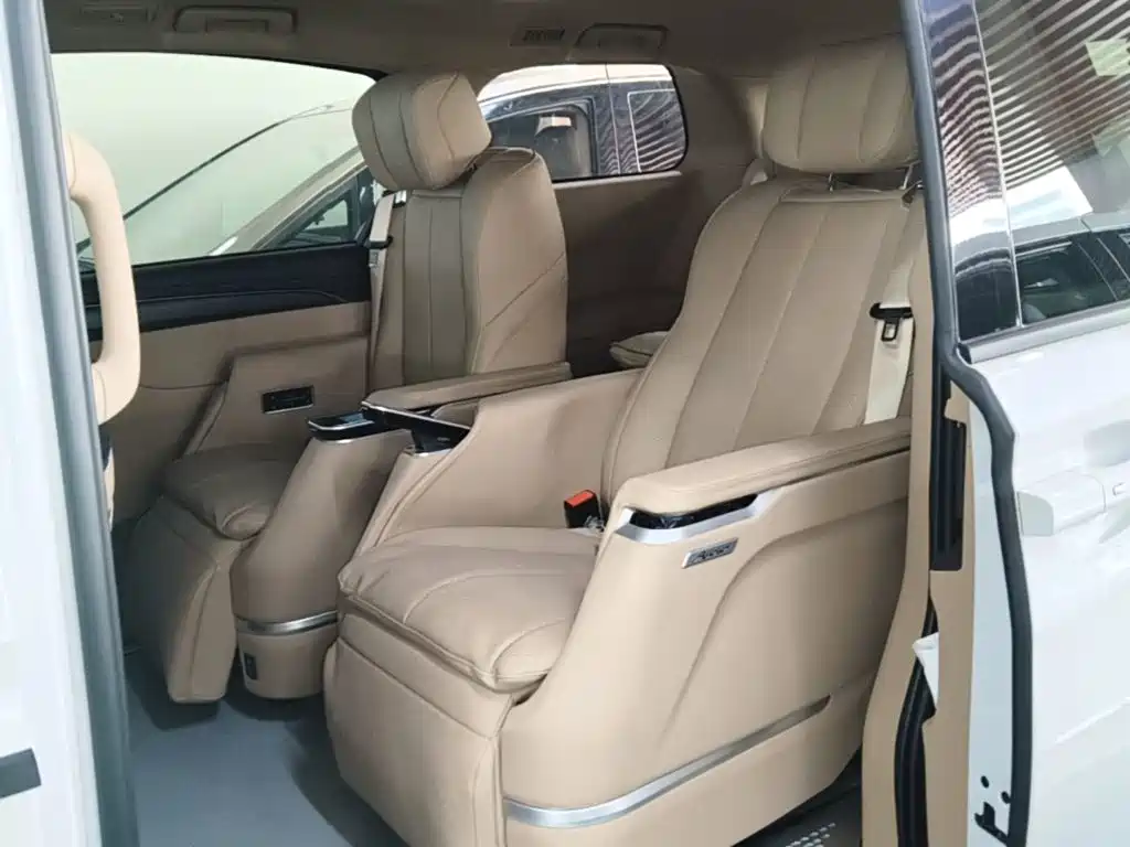 Buick GL8 — миниатюра 17