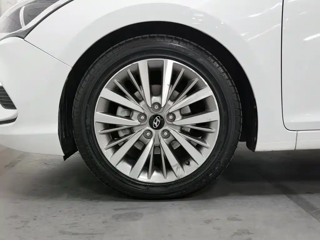 Hyundai Mistra — миниатюра 17