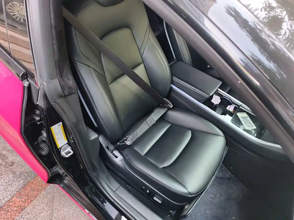 Tesla Model 3 — миниатюра 25