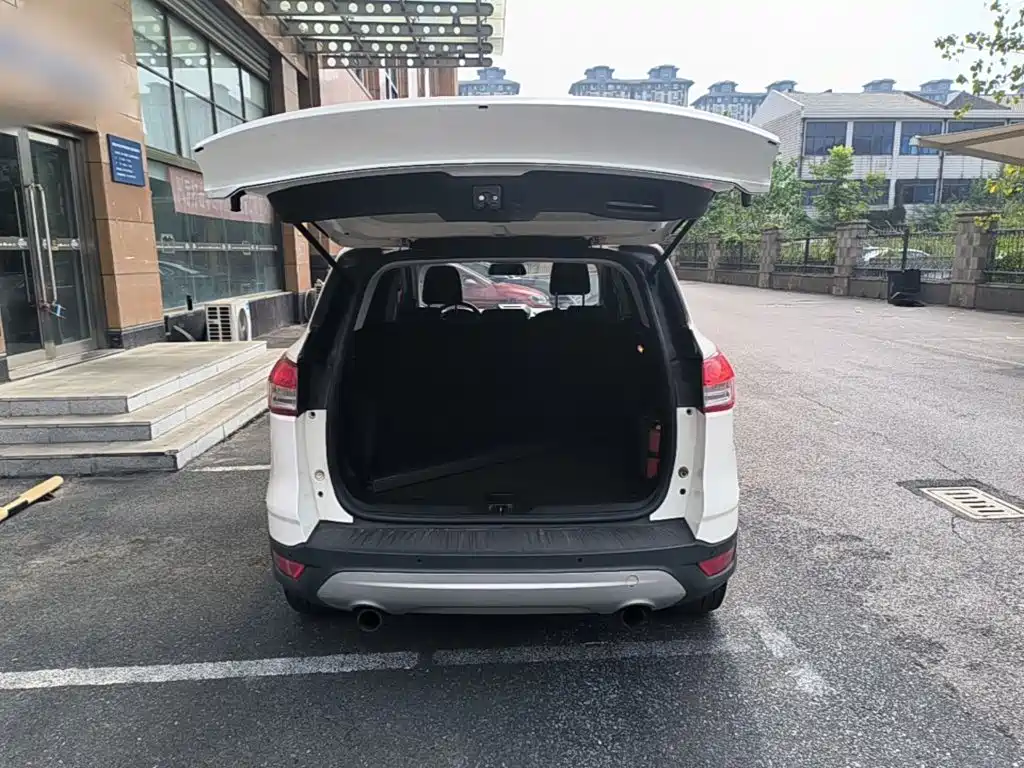 Ford Kuga — миниатюра 19