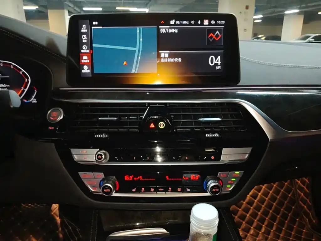 BMW 5 Series — миниатюра 13