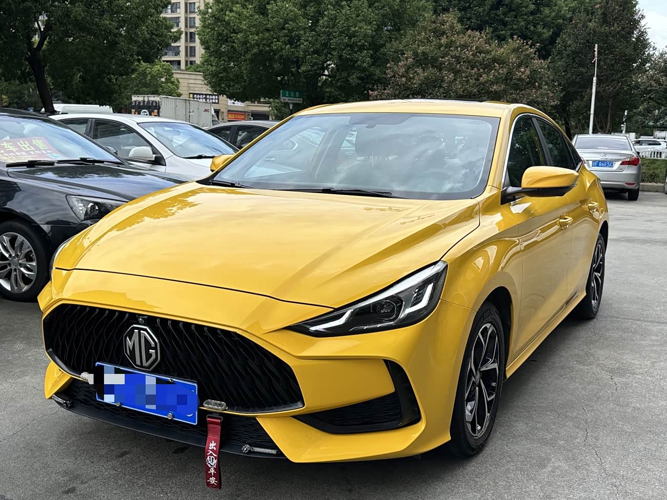 MG MG5 1.5 л 2021 г. желто-оранжевый, пробег 40000 км