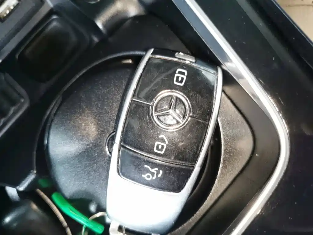Mercedes-Benz E-Class — миниатюра 9