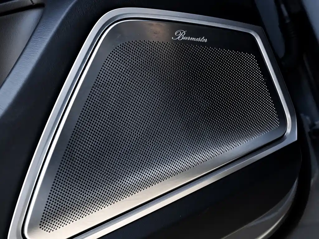 Porsche Cayenne — миниатюра 12