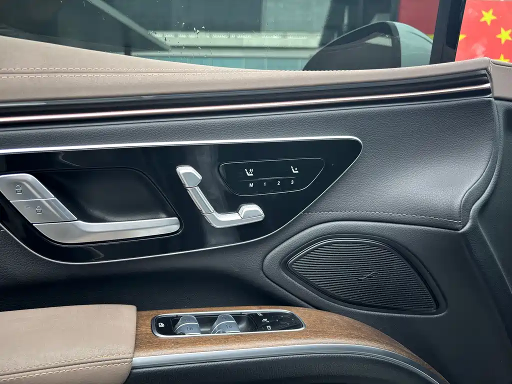 Mercedes-Benz EQS — миниатюра 10