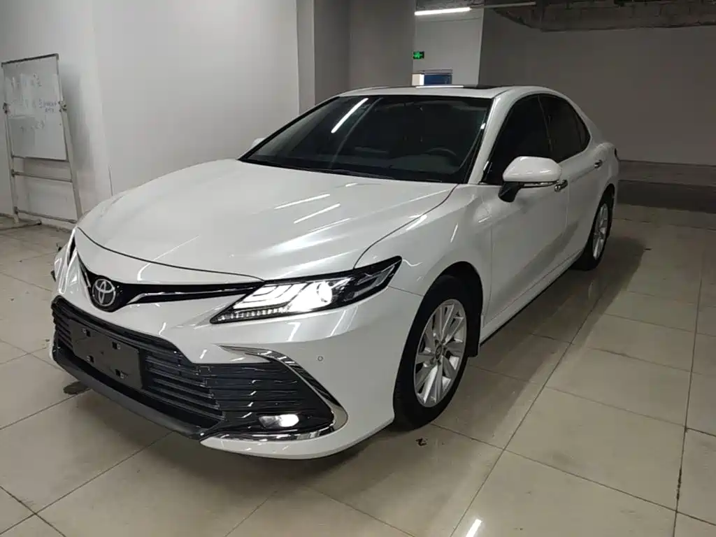 Toyota Camry — миниатюра 2