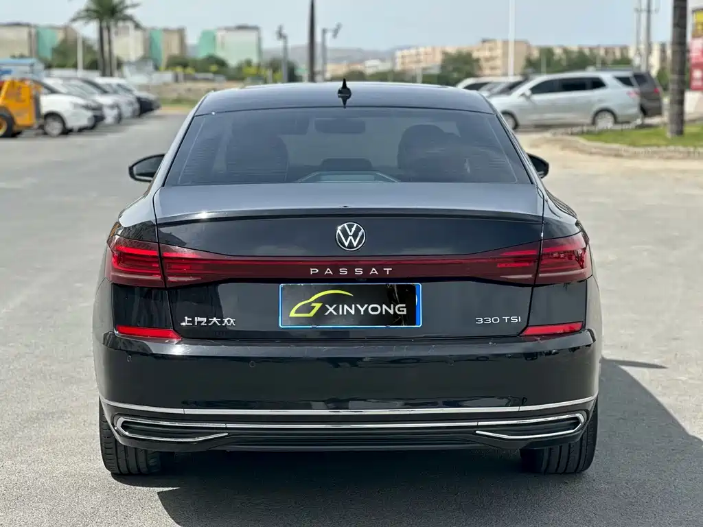 Volkswagen Passat 2021 330TSI Luxury