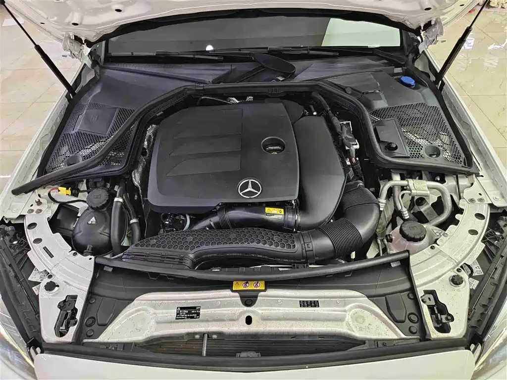 Mercedes-Benz C-Class — миниатюра 15