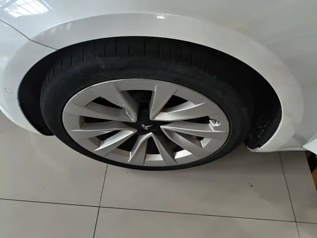 Tesla Model 3 — миниатюра 23