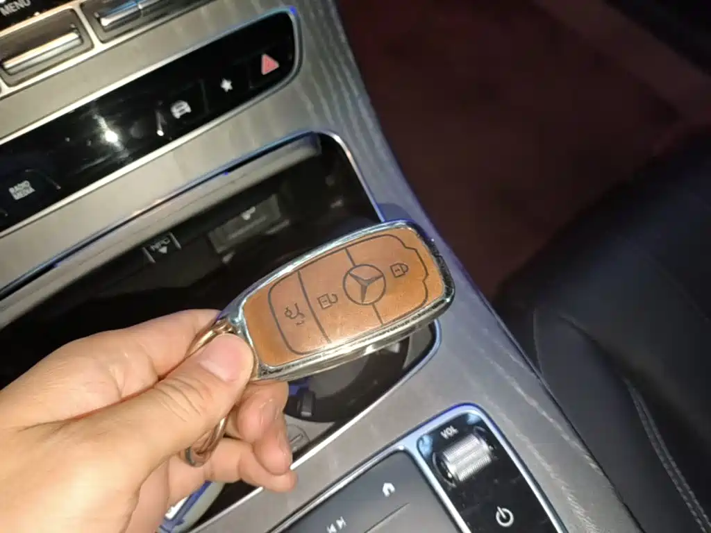 Mercedes-Benz E-Class — миниатюра 9