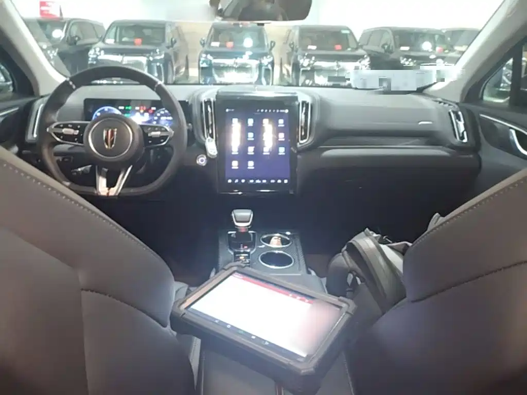 Hongqi HS3 PHEV 2024 115km