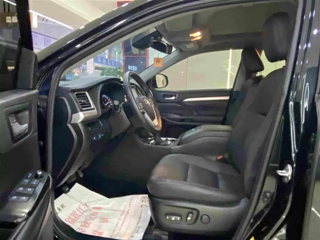 Toyota Highlander — миниатюра 7