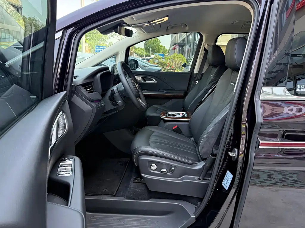 Hongqi Hongqi HQ9 PHEV — миниатюра 7