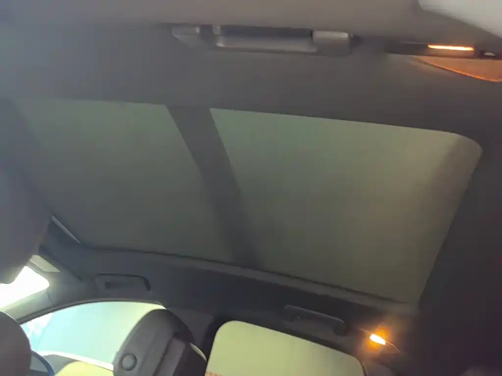 Porsche Macan — миниатюра 18