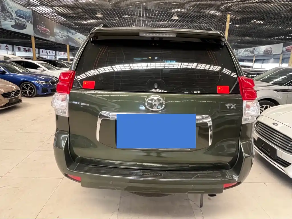 Toyota Land Cruiser Prado 2010 2.7L AT Luxury