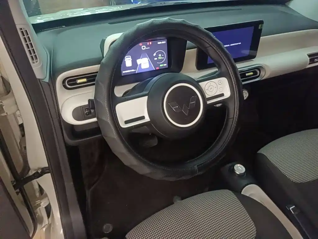 Wuling MINIEV — миниатюра 11
