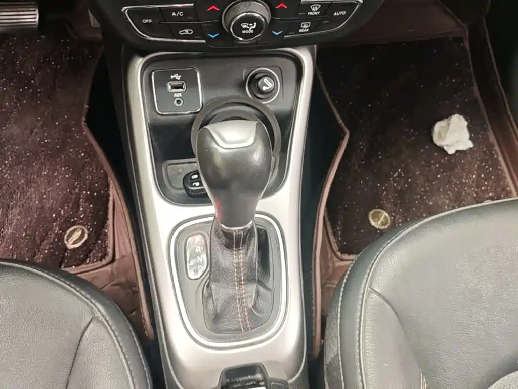 Jeep Compass — миниатюра 14