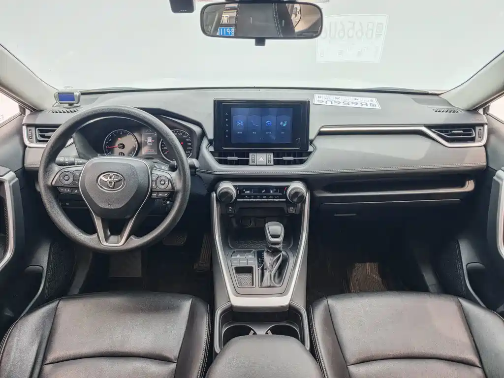 Toyota RAV4 — миниатюра 13