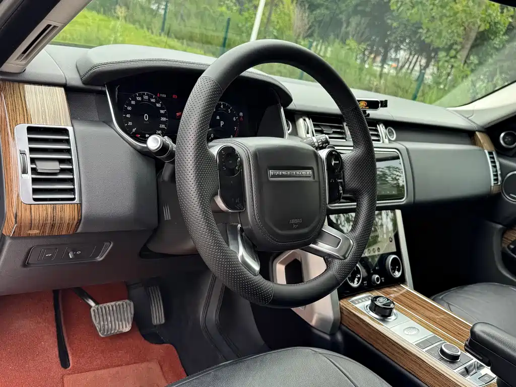 Land Rover Range Rover — миниатюра 10