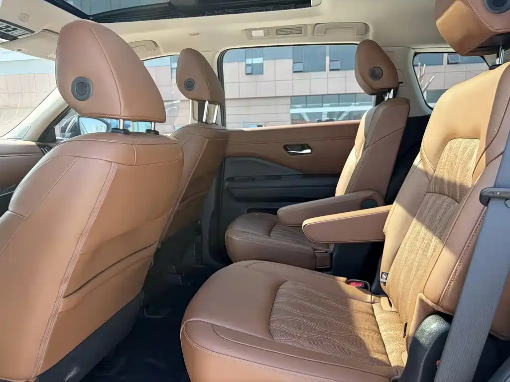 Nissan Teramont — миниатюра 10