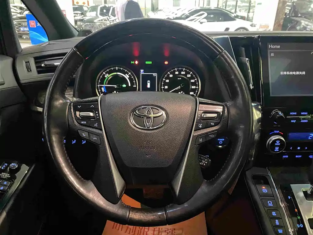 Toyota Vellfire — миниатюра 11