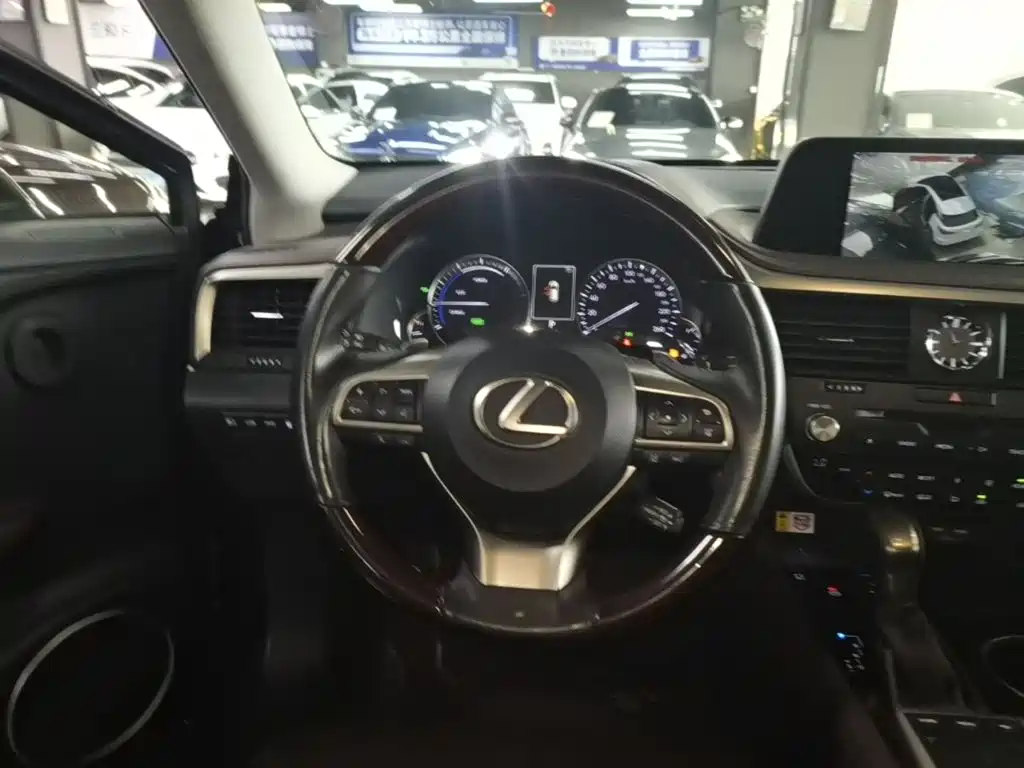Lexus RX — миниатюра 11