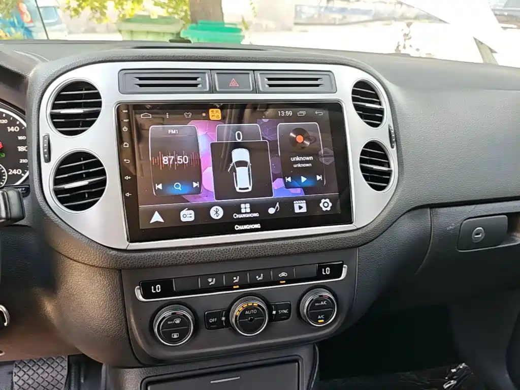 Volkswagen Tiguan — миниатюра 13