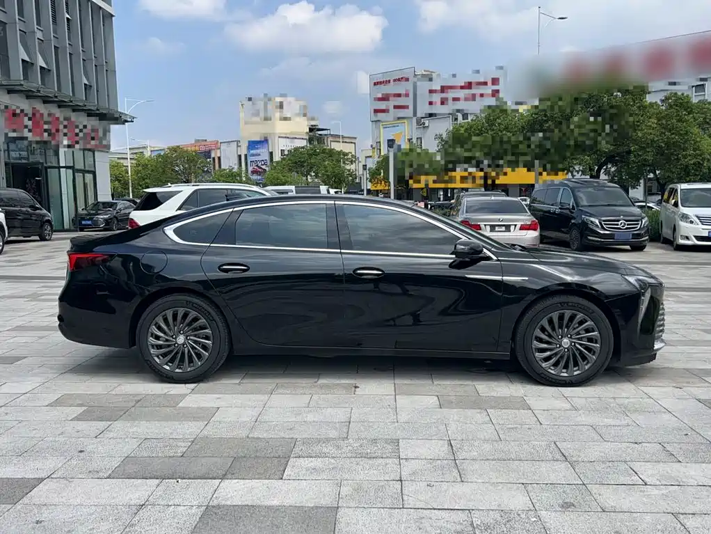 Buick LaCrosse 2025 28T Platinum