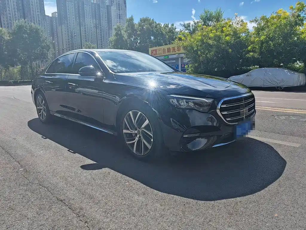Mercedes-Benz E-Class — миниатюра 3