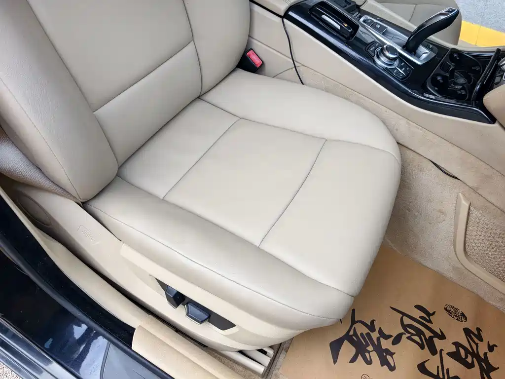 BMW 5 Series — миниатюра 10