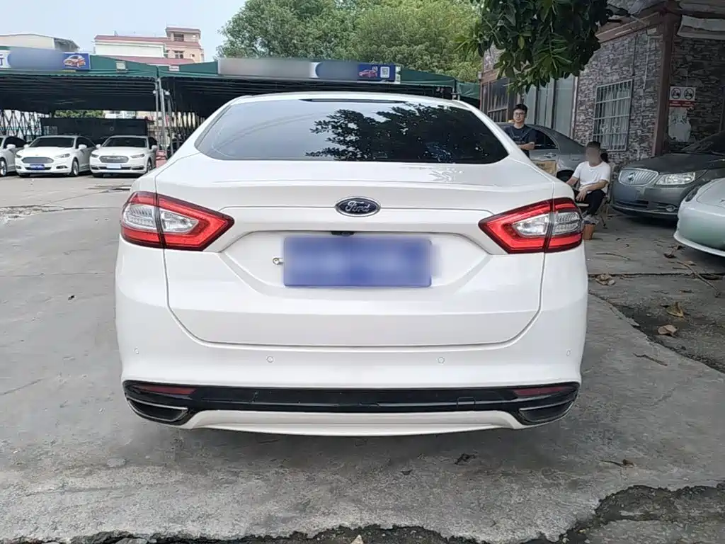 Ford Mondeo — миниатюра 6
