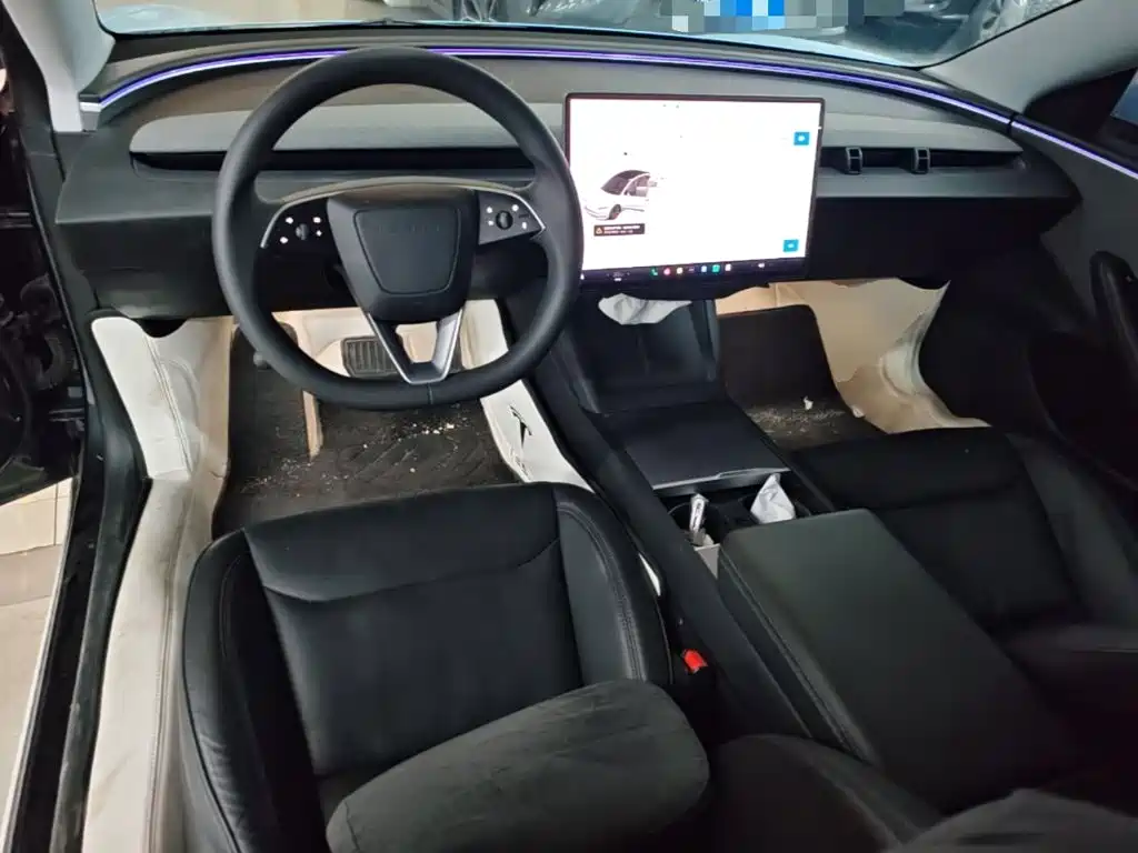 Tesla Model 3 — миниатюра 10