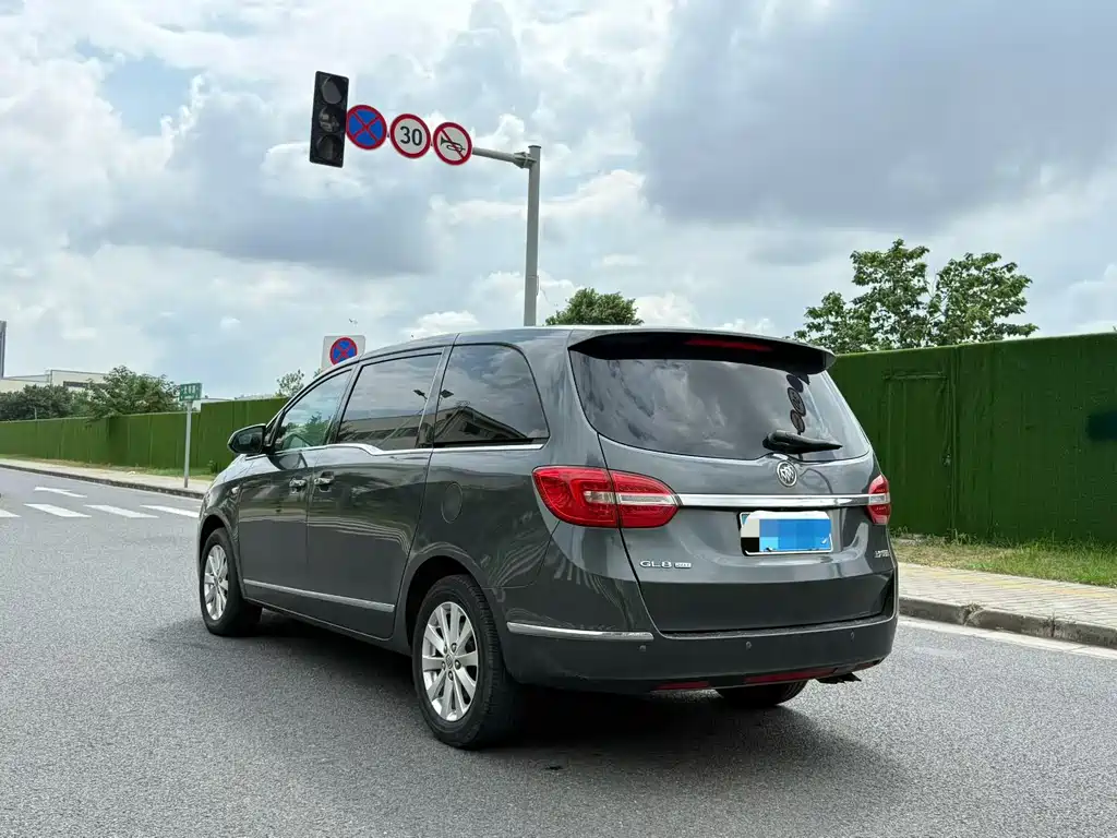 Buick GL8 — миниатюра 6