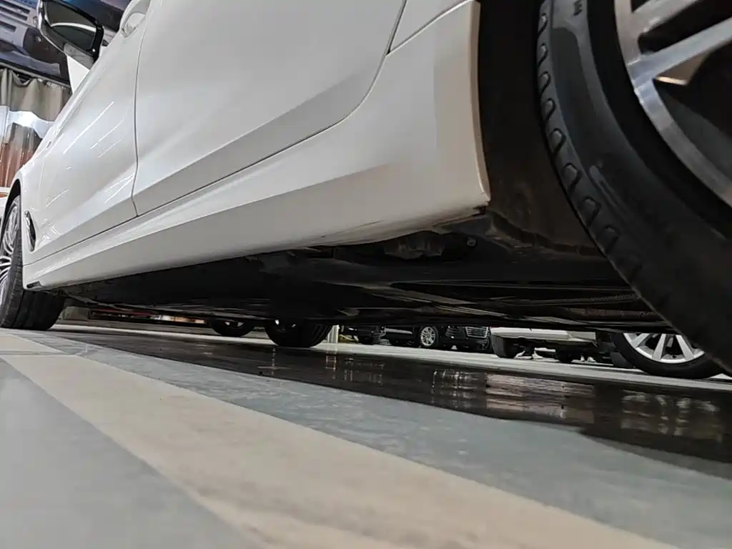 BMW 5 Series — миниатюра 22