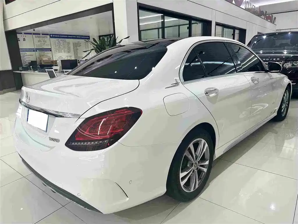 Mercedes-Benz C-Class — миниатюра 18