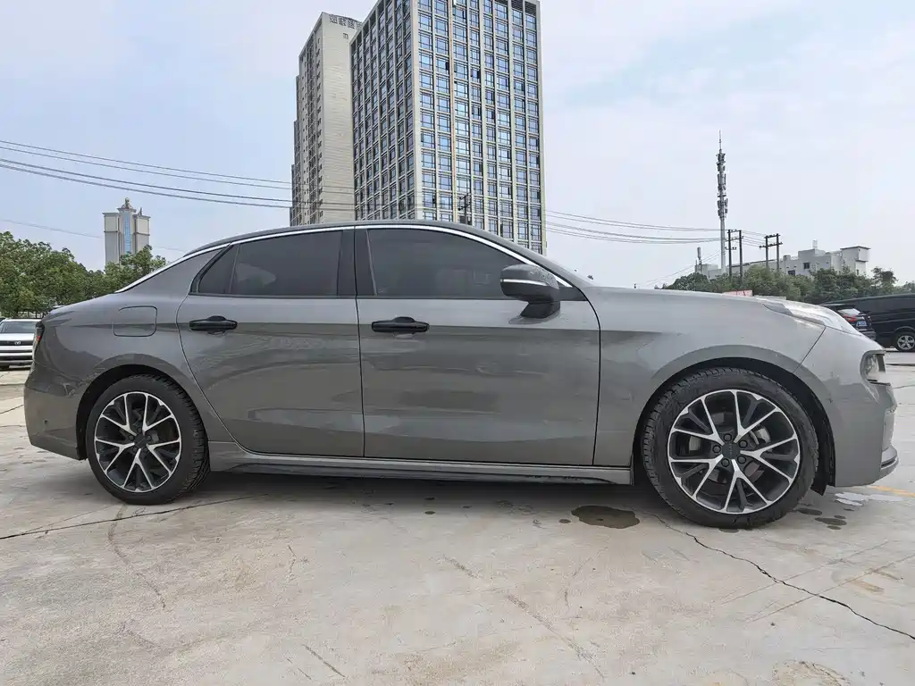 Lynk & Co 03 — миниатюра 4