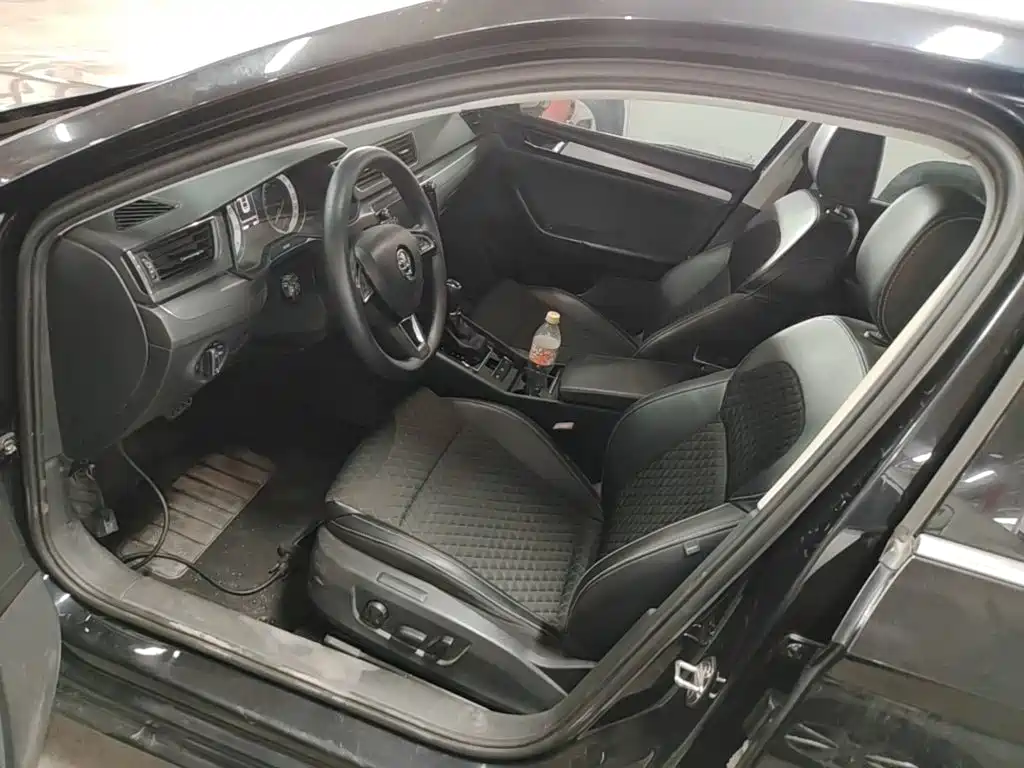 Skoda Superb — миниатюра 15
