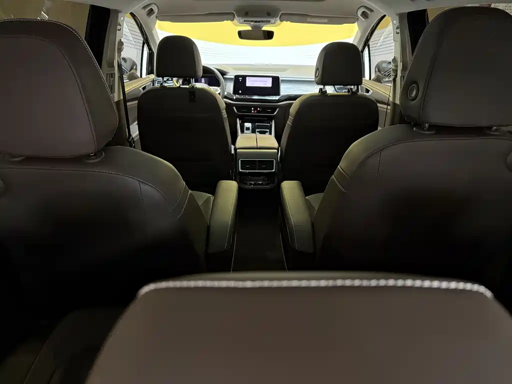 Volkswagen Viloran 2022 380TSI