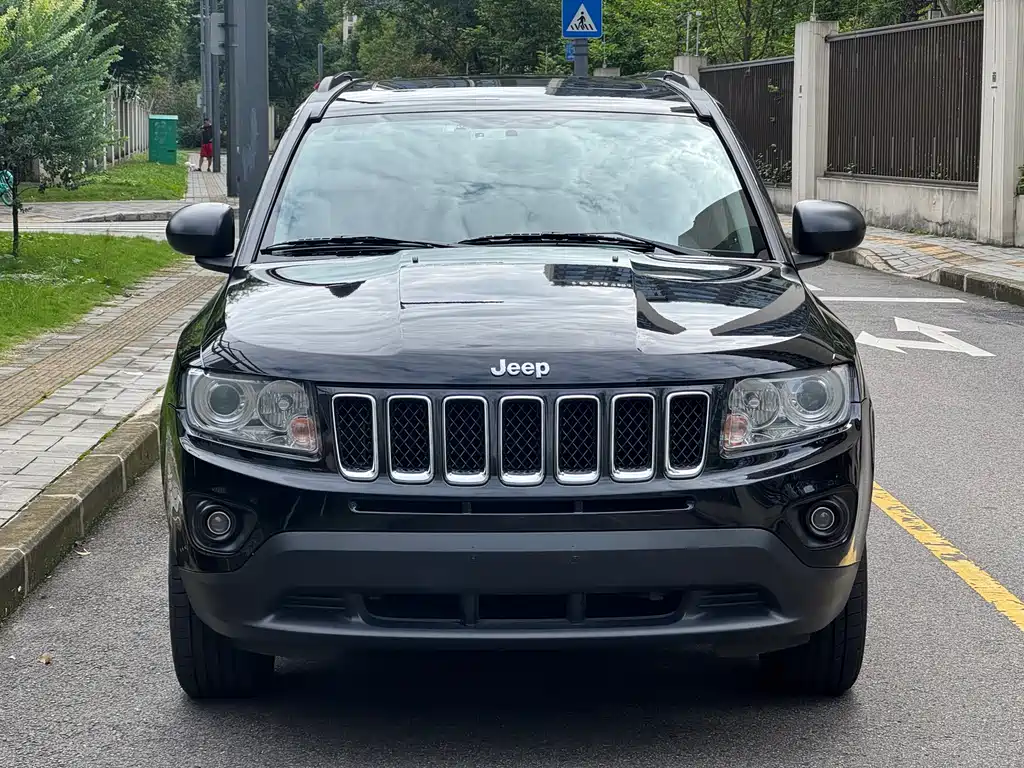 Jeep Compass (Import) — миниатюра 2
