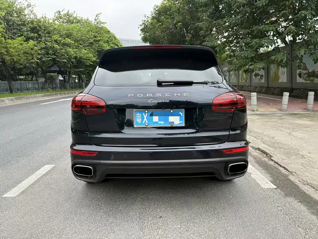Porsche Cayenne — миниатюра 5