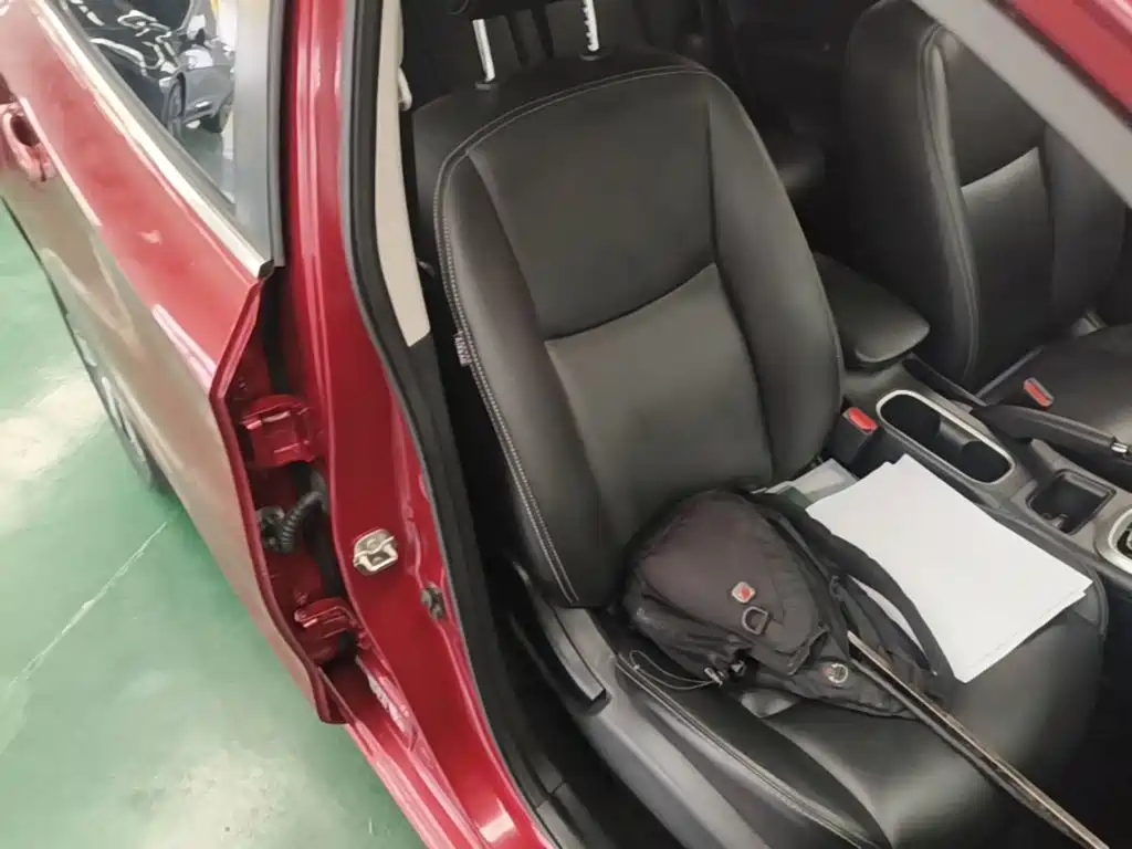 Nissan Tiida — миниатюра 25
