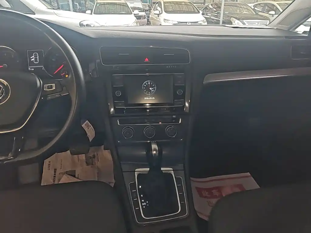 Volkswagen Golf — миниатюра 13