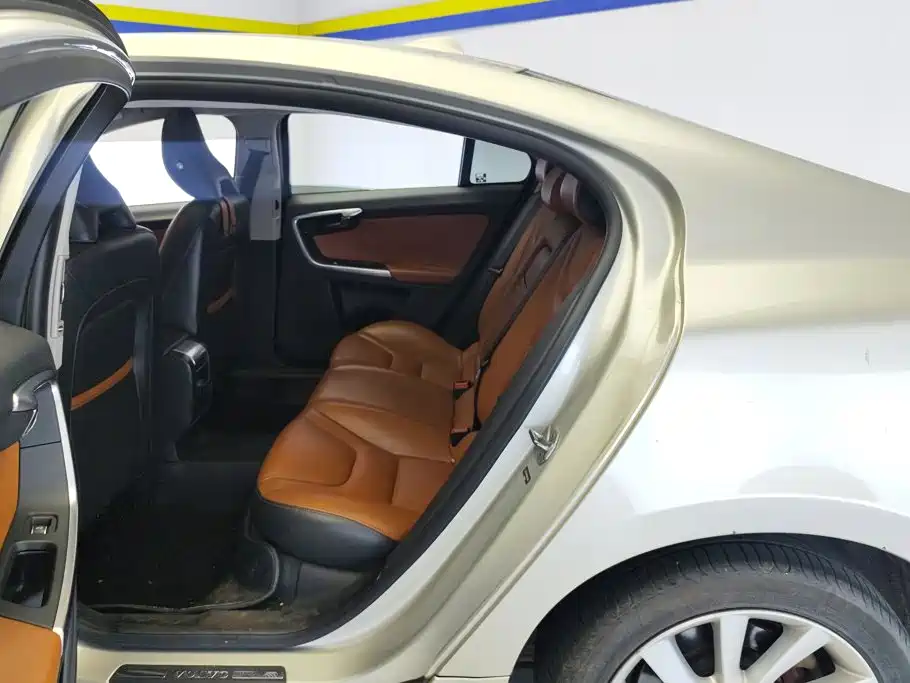 Volvo S60 — миниатюра 11